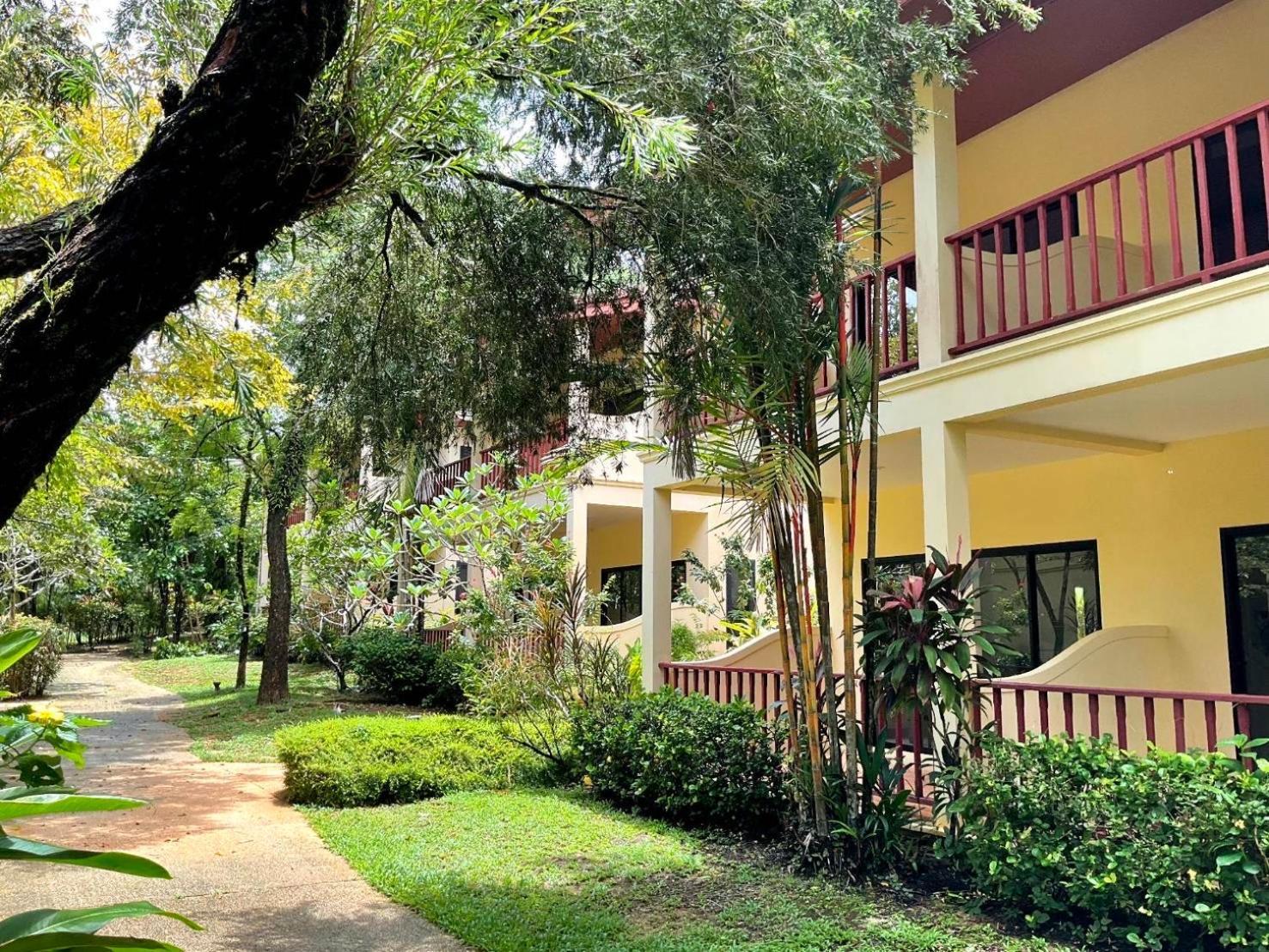 Nang Thong Beach Resort Khaulak Kültér fotó